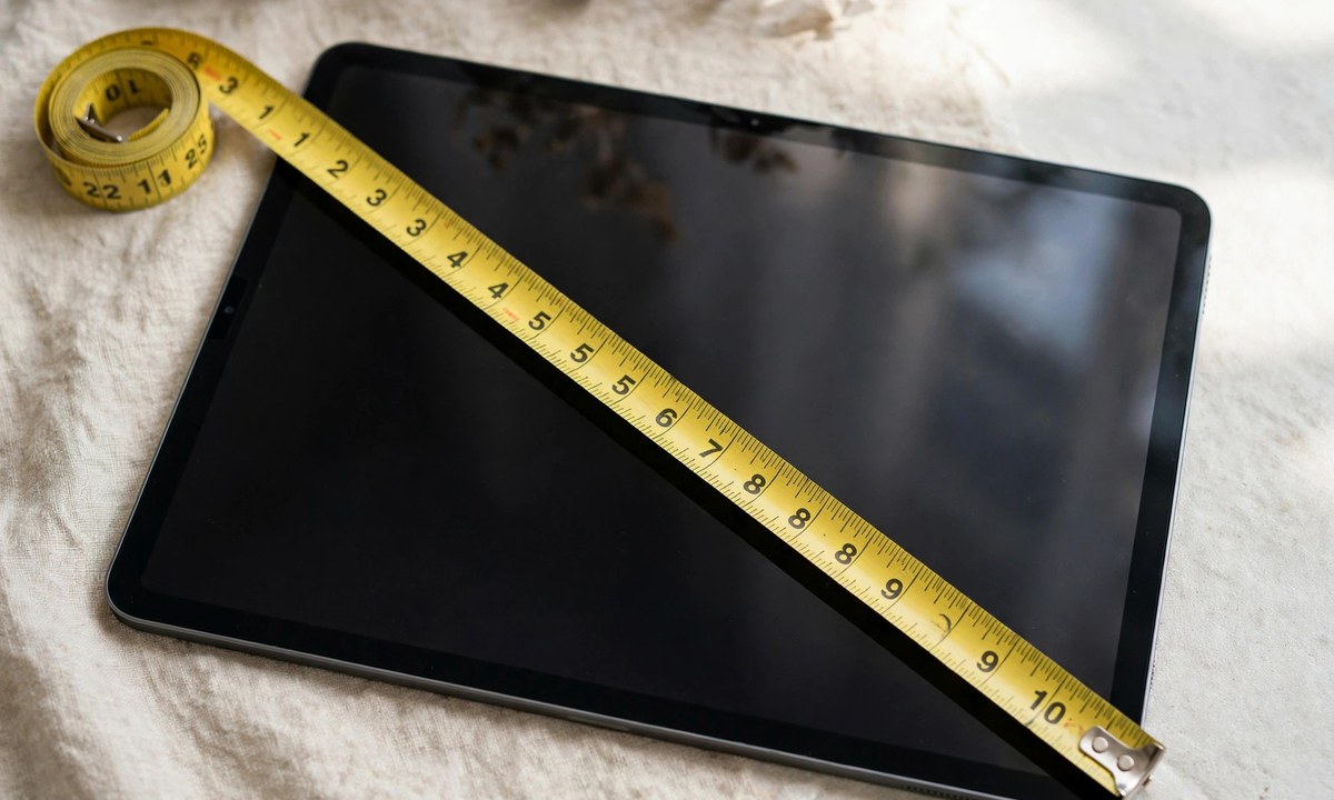 Tablet showing how long is 10 inches