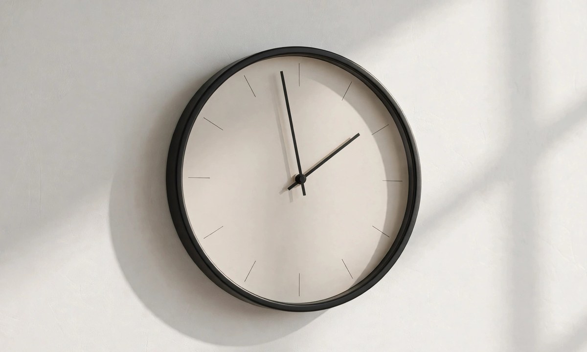 Clock showing how long until 2pm